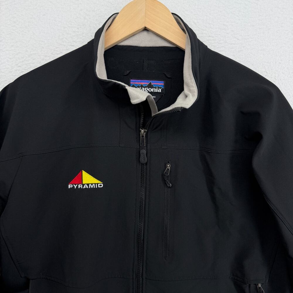 PATAGONIA Jacket Mens L Pyramid Management Group Real Estate Developer Employee